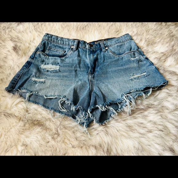 BlankNYC Vintage High Rise Light Wash Distressed Cut Off Denim Shorts - Picture 3 of 9